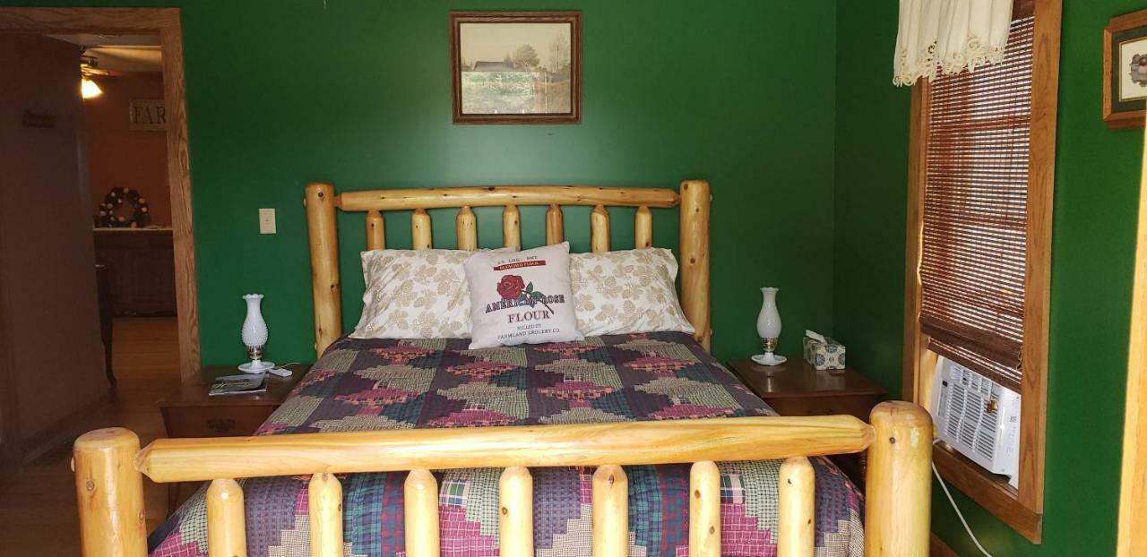 Cozy Country Farm Stay Fredonia Bagian luar foto